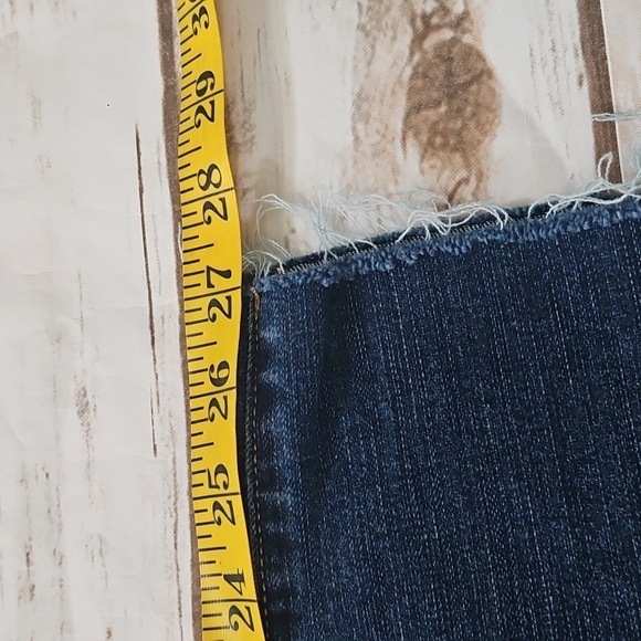 Maurices Mid-Fit Mid-Rise Straight Crop - Picture 13 of 13